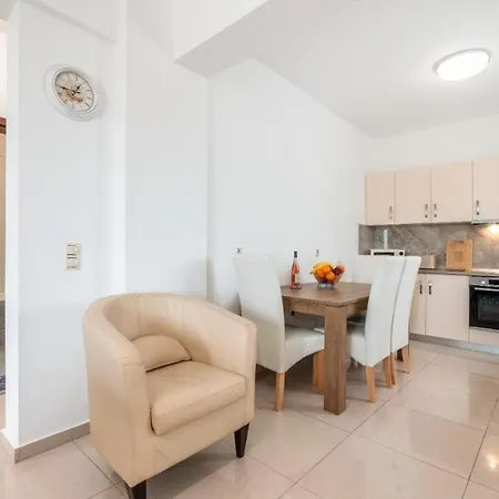 Elias With View * Rhodes City